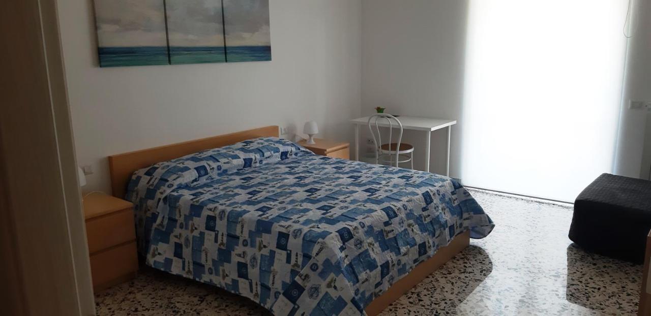 Bed and Breakfast Seasound à Salernes Extérieur photo
